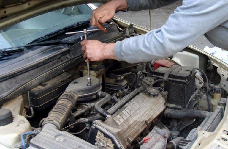 Χαλκίδα: Εκλεβαν αυτοκίνητα και τα έκαναν ανταλλακτικά | Newsit.gr Χαλκίδα: Εκλεβαν αυτοκίνητα και τα έκαναν ανταλλακτικά | Newsit.gr