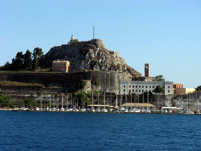 Αντί για φόρο πολυτελείας για τα σκάφη έρχεται το τέλος πλεύσης και παραμονής | Newsit.gr Αντί για φόρο πολυτελείας για τα σκάφη έρχεται το τέλος πλεύσης και παραμονής | Newsit.gr