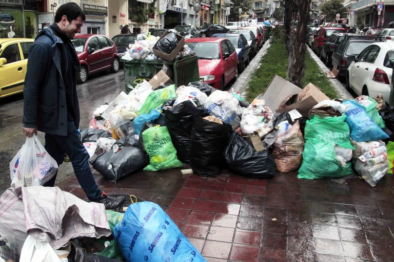 Η Τρίπολη βυθίζεται στα σκουπίδια – Σε κατάσταση έκτακτης ανάγκης η πολη | Newsit.gr Η Τρίπολη βυθίζεται στα σκουπίδια – Σε κατάσταση έκτακτης ανάγκης η πολη | Newsit.gr
