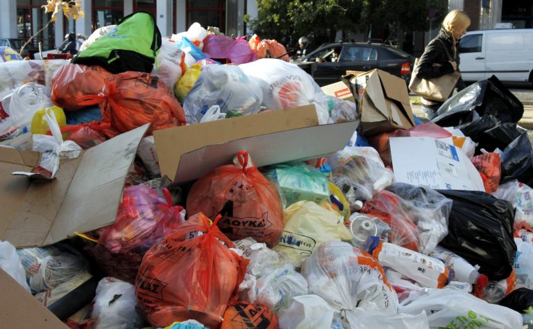 Εκδικούνται τους πολίτες, κλείνουν παιδικούς σταθμούς και δε μαζεύουν σκουπίδια! 7ημερο λουκέτο στους δήμους για τη διαθεσιμότητα | Newsit.gr Εκδικούνται τους πολίτες, κλείνουν παιδικούς σταθμούς και δε μαζεύουν σκουπίδια! 7ημερο λουκέτο στους δήμους για τη διαθεσιμότητα | Newsit.gr