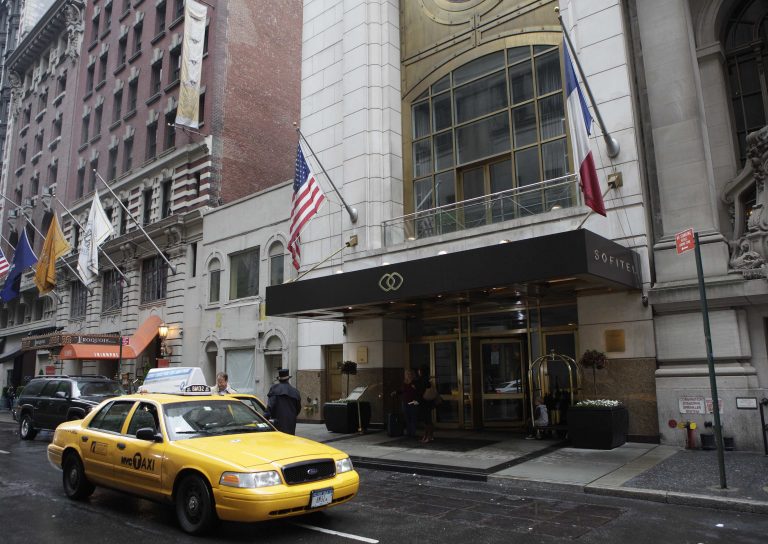 Sofitel Νεας Υόρκης: Καλή στη δουλειά και στη συμπεριφορά της η καμαριέρα | Newsit.gr Sofitel Νεας Υόρκης: Καλή στη δουλειά και στη συμπεριφορά της η καμαριέρα | Newsit.gr