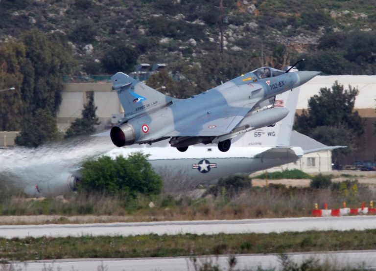«Εισβολείς» στις στρατιωτικές εγκαταστάσεις της Σούδας | Newsit.gr «Εισβολείς» στις στρατιωτικές εγκαταστάσεις της Σούδας | Newsit.gr