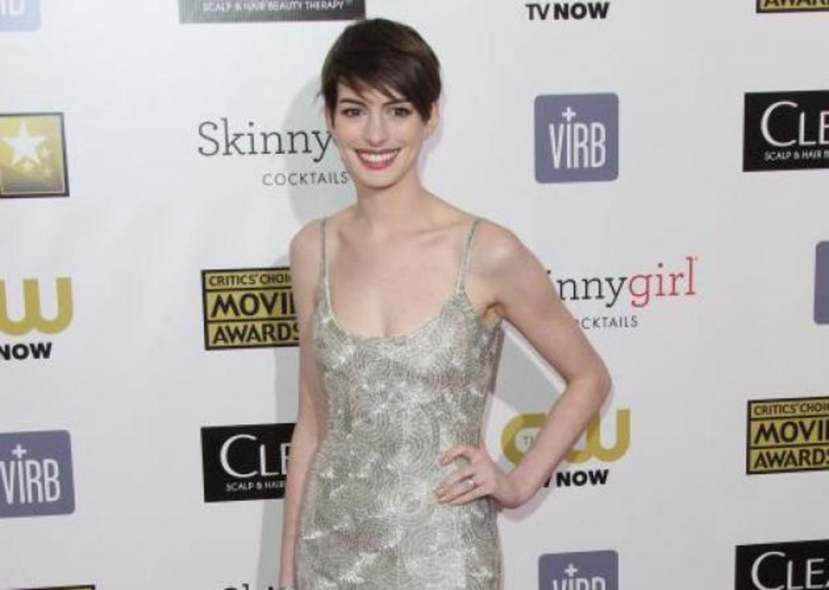 Critics Choice Awards: Τι φόρεσαν στο κόκκινο χαλί! | Newsit.gr Critics Choice Awards: Τι φόρεσαν στο κόκκινο χαλί! | Newsit.gr