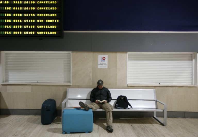 Άνοιξαν τα αεροδρόμια της Ισπανίας | Newsit.gr Άνοιξαν τα αεροδρόμια της Ισπανίας | Newsit.gr