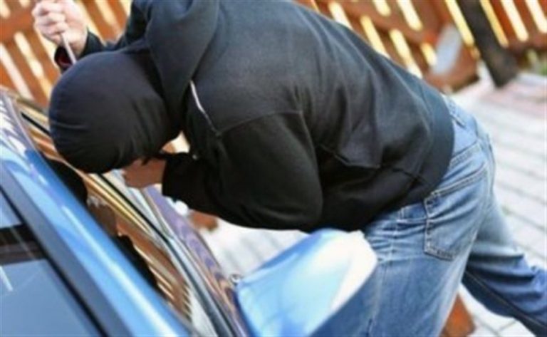 Καλαμάτα: Συνελήφθη σπείρα με… αδυναμία στα αυτοκίνητα | Newsit.gr Καλαμάτα: Συνελήφθη σπείρα με… αδυναμία στα αυτοκίνητα | Newsit.gr