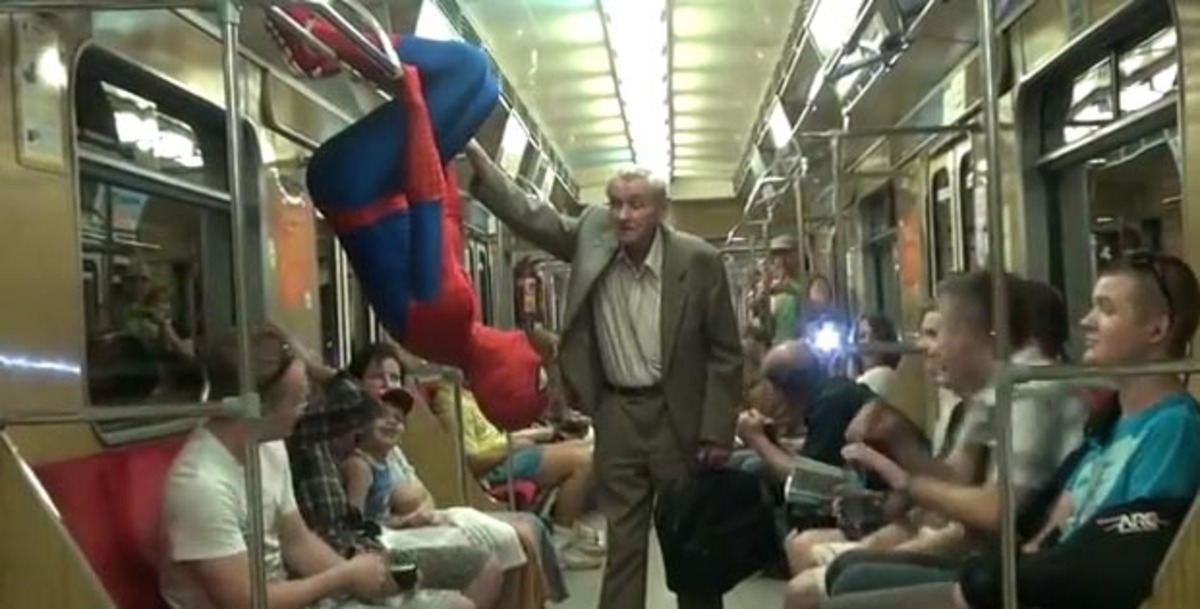 Η ντροπή των spiderman! Ξεκαρδιστικό video | Newsit.gr Η ντροπή των spiderman! Ξεκαρδιστικό video | Newsit.gr