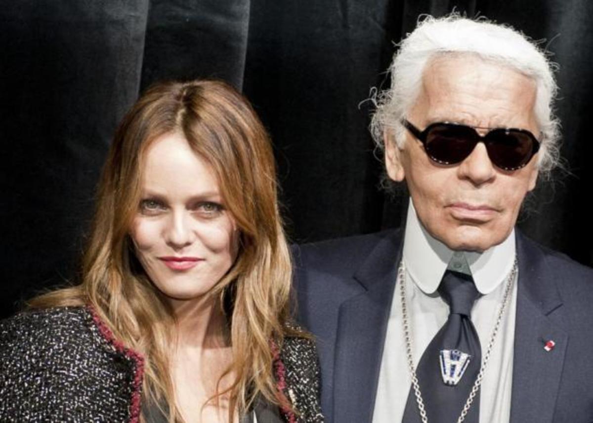 Η Vanessa Paradis δεν είναι πλέον το πρόσωπο της Chanel! Ποια πήρε τη θέση της; | Newsit.gr Η Vanessa Paradis δεν είναι πλέον το πρόσωπο της Chanel! Ποια πήρε τη θέση της; | Newsit.gr