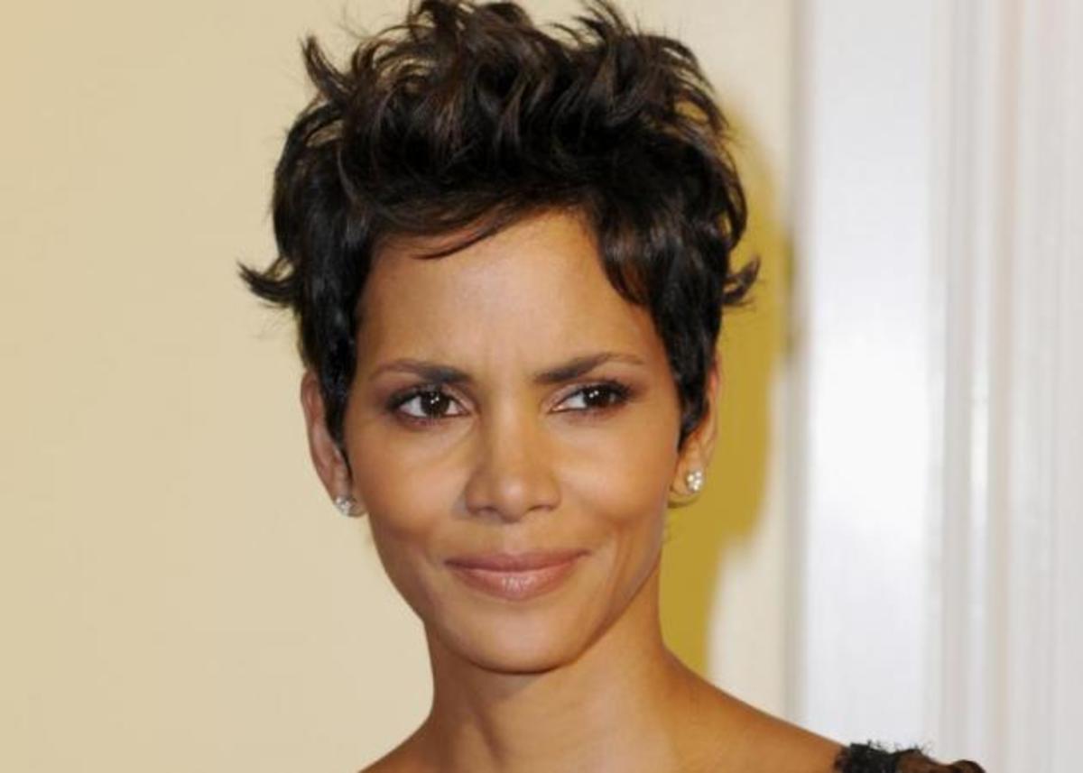 Η Halle Berry έβαλε extensions! Δες το νέο της look εδώ! | Newsit.gr Η Halle Berry έβαλε extensions! Δες το νέο της look εδώ! | Newsit.gr