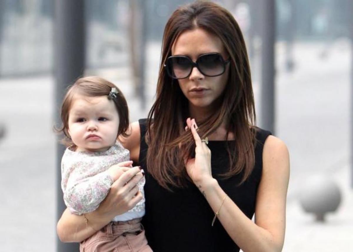 H Victoria Beckham μας δείχνει την πλεξίδα της! Σου έχουμε και άλλες! | Newsit.gr H Victoria Beckham μας δείχνει την πλεξίδα της! Σου έχουμε και άλλες! | Newsit.gr