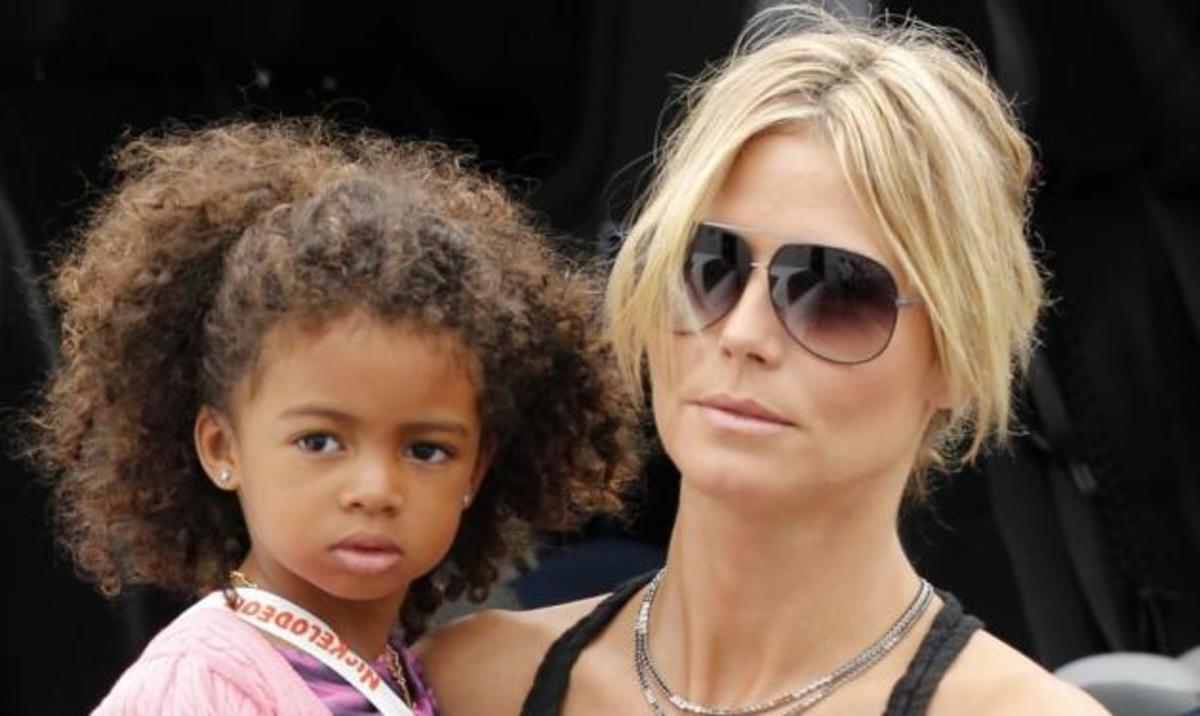 Η sexy μαμά Heidi Klum πηγαίνει βόλτα με τα παιδιά της! | Newsit.gr Η sexy μαμά Heidi Klum πηγαίνει βόλτα με τα παιδιά της! | Newsit.gr