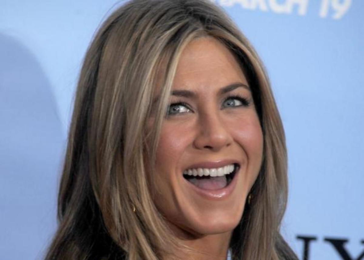 Η Jennifer Aniston… ξανθιά πλατινέ! Δες photo εδώ! | Newsit.gr Η Jennifer Aniston… ξανθιά πλατινέ! Δες photo εδώ! | Newsit.gr