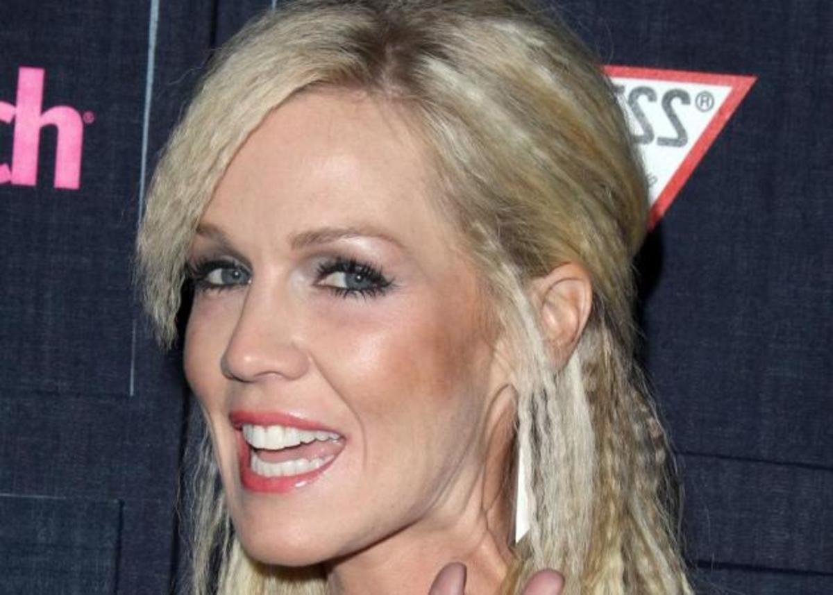 Άουτς! Η Jennie Garth βάζει μόνη της extensions! Έχουμε και φωτογραφικό ντοκουμέντο! | Newsit.gr Άουτς! Η Jennie Garth βάζει μόνη της extensions! Έχουμε και φωτογραφικό ντοκουμέντο! | Newsit.gr