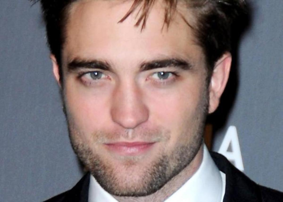 Μετά τον Brad Pitt και ο Robert Pattinson γίνεται πρόσωπο αρώματος! | Newsit.gr Μετά τον Brad Pitt και ο Robert Pattinson γίνεται πρόσωπο αρώματος! | Newsit.gr