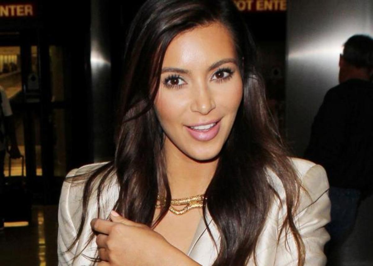 Η Kim Kardashian έκοψε τα μαλλιά της… Και όπως μας συνηθίζει, ανέβασε photo στο instagram! | Newsit.gr Η Kim Kardashian έκοψε τα μαλλιά της… Και όπως μας συνηθίζει, ανέβασε photo στο instagram! | Newsit.gr