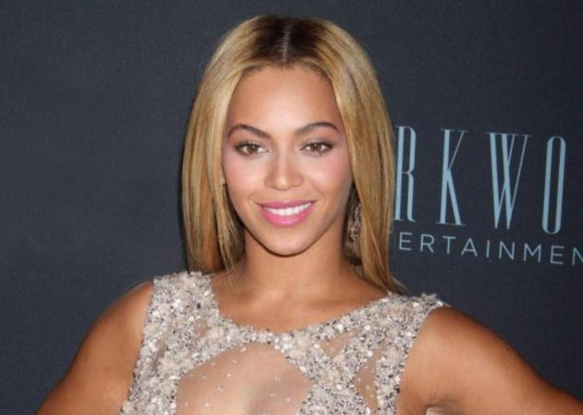 Η Beyonce με μαλλιά Brigitte Bardot! Δες εδώ! | Newsit.gr Η Beyonce με μαλλιά Brigitte Bardot! Δες εδώ! | Newsit.gr