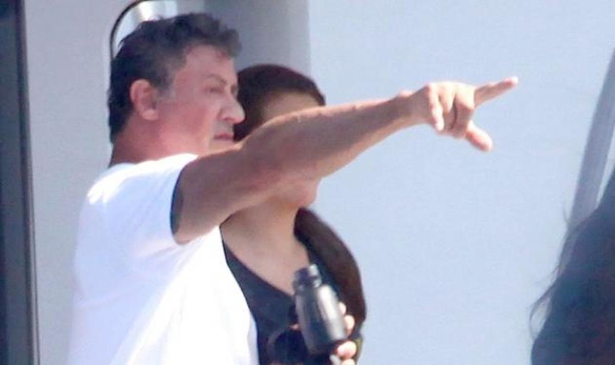 S. Stallone! Διακοπές στην Ιταλία λίγες μέρες μετά τον τραγικό θάνατο του γιού του… | Newsit.gr S. Stallone! Διακοπές στην Ιταλία λίγες μέρες μετά τον τραγικό θάνατο του γιού του… | Newsit.gr