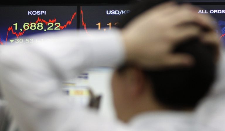 Ελλάδα και…λάθος κουμπί βούλιαξαν την Wall Street | Newsit.gr Ελλάδα και…λάθος κουμπί βούλιαξαν την Wall Street | Newsit.gr