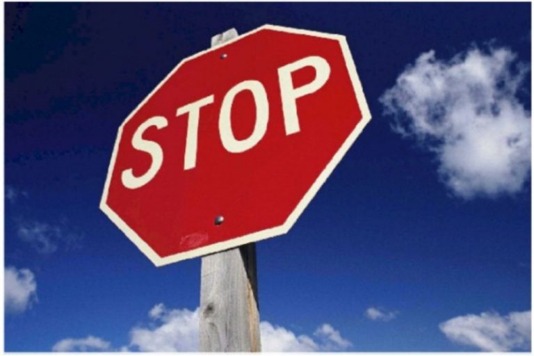 Πύργος: Το STOP θα του στοίχιζε τη ζωή! | Newsit.gr Πύργος: Το STOP θα του στοίχιζε τη ζωή! | Newsit.gr