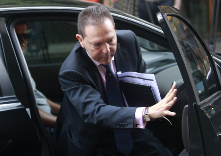 Στουρνάρας: “Πρόεδρε, θέλω να παραιτηθώ” | Newsit.gr Στουρνάρας: “Πρόεδρε, θέλω να παραιτηθώ” | Newsit.gr