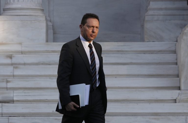 Στουρνάρας προς ΔΕΗ: Να εισπράττετε κανονικά το χαράτσι! | Newsit.gr Στουρνάρας προς ΔΕΗ: Να εισπράττετε κανονικά το χαράτσι! | Newsit.gr