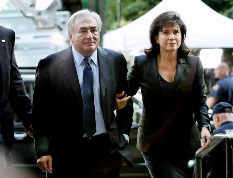 Τίτλοι τέλους για Στρος Καν και Αν Σενκλέρ | Newsit.gr Τίτλοι τέλους για Στρος Καν και Αν Σενκλέρ | Newsit.gr