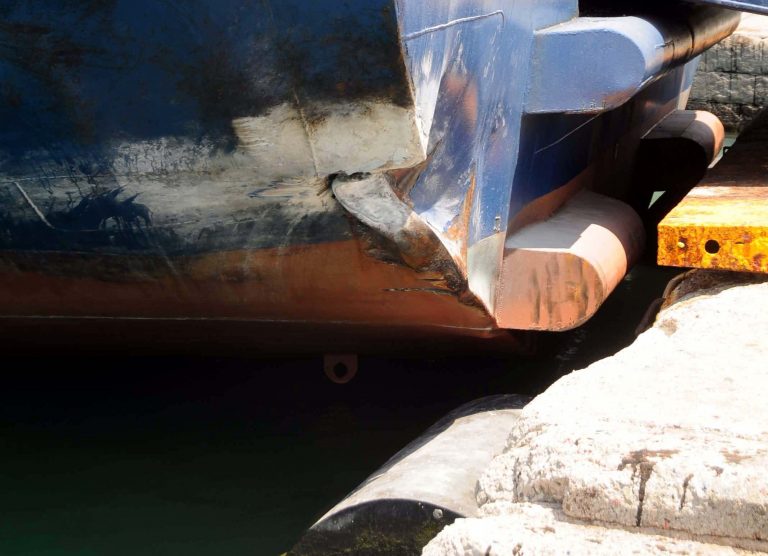 Τραυματίες από σύγκρουση πλοίου | Newsit.gr Τραυματίες από σύγκρουση πλοίου | Newsit.gr
