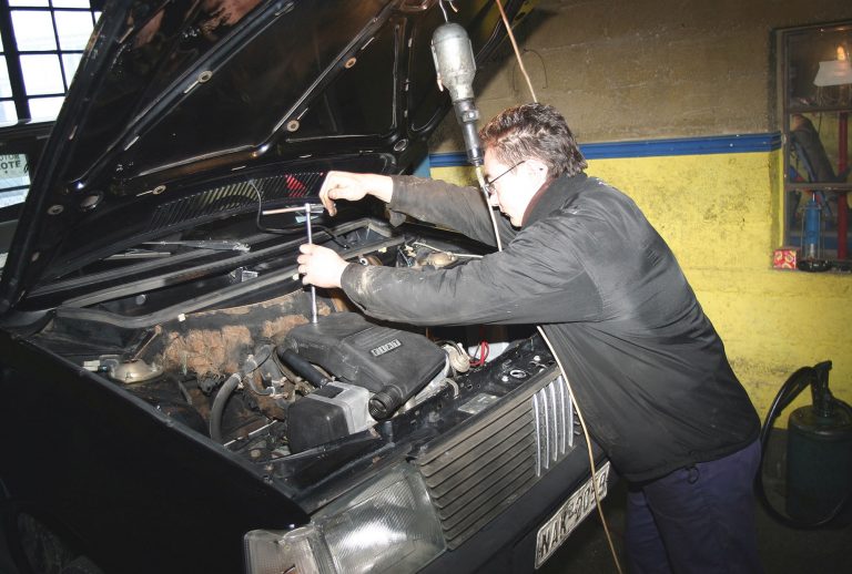 Θεσσαλονίκη: Συνεργείο παραποιούσε κινητήρες αυτικινήτων | Newsit.gr Θεσσαλονίκη: Συνεργείο παραποιούσε κινητήρες αυτικινήτων | Newsit.gr