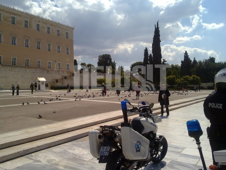 Άνοιξε το Σύνταγμα – Φάρσα τα τηλεφωνήματα | Newsit.gr Άνοιξε το Σύνταγμα – Φάρσα τα τηλεφωνήματα | Newsit.gr