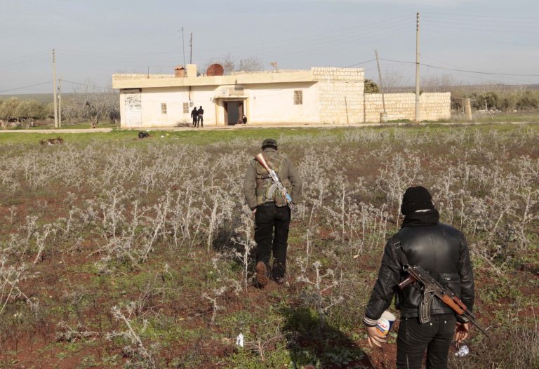 Κατάληψη των Σύρων ανταρτών στο στρατιωτικό αεροδρόμιο του βορρά | Newsit.gr Κατάληψη των Σύρων ανταρτών στο στρατιωτικό αεροδρόμιο του βορρά | Newsit.gr
