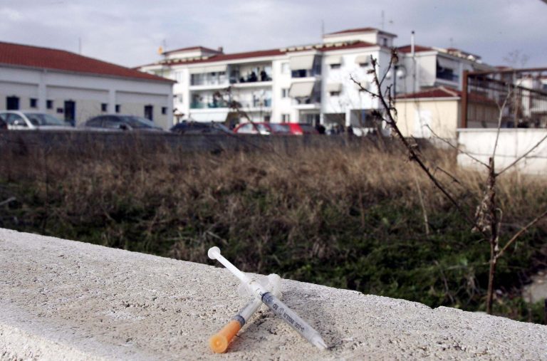 Θεσσαλονική: Τον απείλησαν με σύριγγα και τον έκλεψαν | Newsit.gr Θεσσαλονική: Τον απείλησαν με σύριγγα και τον έκλεψαν | Newsit.gr