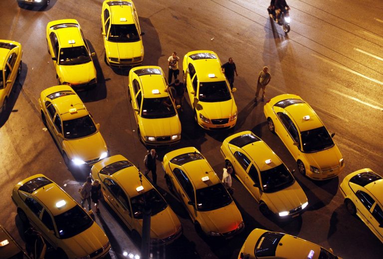 Οδηγοί ταξί έπεσαν θύματα ληστείας από 17χρονους | Newsit.gr Οδηγοί ταξί έπεσαν θύματα ληστείας από 17χρονους | Newsit.gr