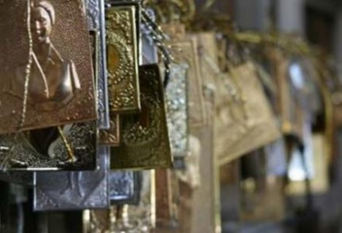 Χειροπέδες σε ιερόσυλο που έκλεψε τάματα και εικόνες | Newsit.gr Χειροπέδες σε ιερόσυλο που έκλεψε τάματα και εικόνες | Newsit.gr