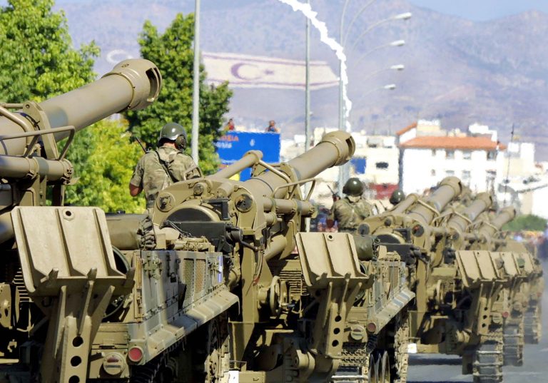 Εισβολή τουρκικών τανκς σε στρατόπεδο του ΡΚΚ | Newsit.gr Εισβολή τουρκικών τανκς σε στρατόπεδο του ΡΚΚ | Newsit.gr