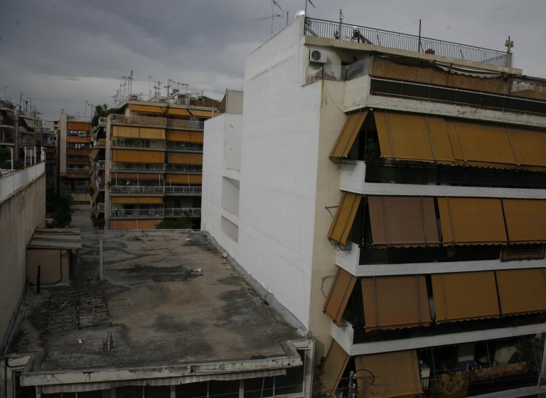Ηράκλειο: Αυτοκτόνησε πέφτοντας από την ταράτσα | Newsit.gr Ηράκλειο: Αυτοκτόνησε πέφτοντας από την ταράτσα | Newsit.gr