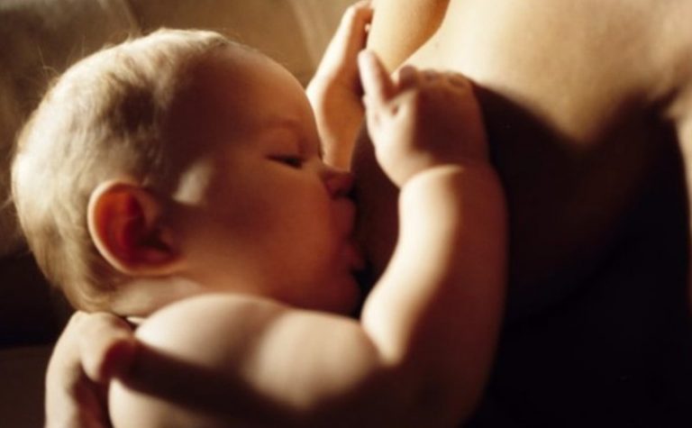 Μόνο 2 στις 10 μητέρες συνεχίζουν να θηλάζουν μετά το πρώτο 6μηνο | Newsit.gr Μόνο 2 στις 10 μητέρες συνεχίζουν να θηλάζουν μετά το πρώτο 6μηνο | Newsit.gr