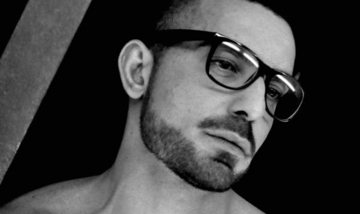 O παρουσιαστής του Αlter που κάνει show σε gay bar γιατί δεν έβρισκε αλλού δουλειά! | Newsit.gr O παρουσιαστής του Αlter που κάνει show σε gay bar γιατί δεν έβρισκε αλλού δουλειά! | Newsit.gr