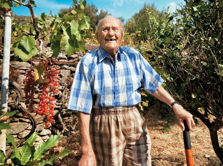 Ικαρία: Πέθανε ο γηραιότερος κάτοικος του νησιού-»Ξεγελούσε» τον θάνατο 40 χρόνια! | Newsit.gr Ικαρία: Πέθανε ο γηραιότερος κάτοικος του νησιού-»Ξεγελούσε» τον θάνατο 40 χρόνια! | Newsit.gr