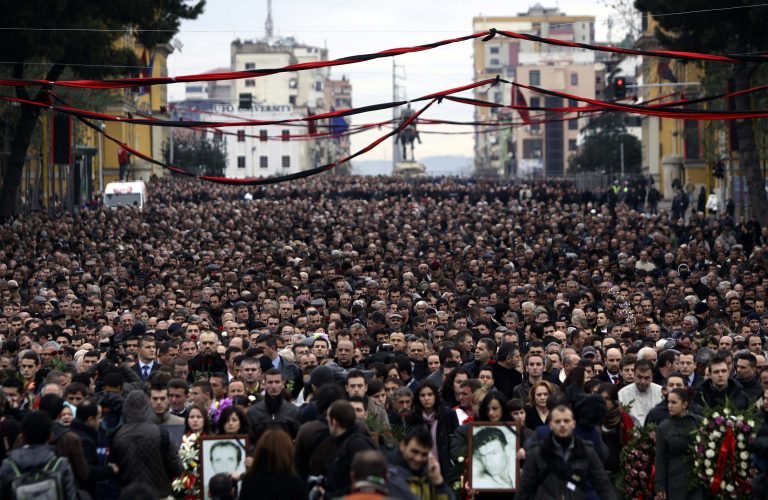 Διαδηλώσεις της αντιπολίτευσης και στην Αλβανία | Newsit.gr Διαδηλώσεις της αντιπολίτευσης και στην Αλβανία | Newsit.gr