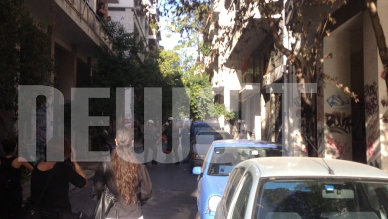 Μικροεπεισόδια στα Εξάρχεια – Θαμώνες επιτέθηκαν στα ΜΑΤ με μπουκάλια | Newsit.gr Μικροεπεισόδια στα Εξάρχεια – Θαμώνες επιτέθηκαν στα ΜΑΤ με μπουκάλια | Newsit.gr