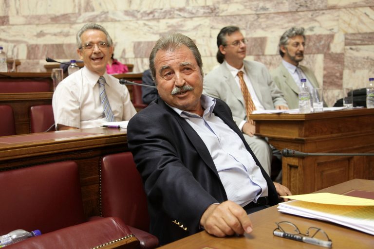 Διακοπές στην… τράκα για τον Γιάννη Τραγάκη; | Newsit.gr Διακοπές στην… τράκα για τον Γιάννη Τραγάκη; | Newsit.gr