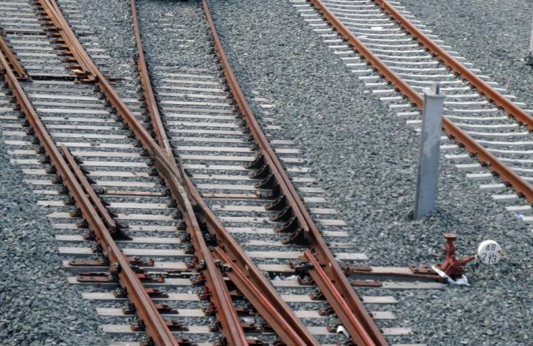 Μπάζα και χώματα διέκοψαν τη συγκοινωνία μεταξύ Λιανοκλαδιού και Δομοκού | Newsit.gr Μπάζα και χώματα διέκοψαν τη συγκοινωνία μεταξύ Λιανοκλαδιού και Δομοκού | Newsit.gr