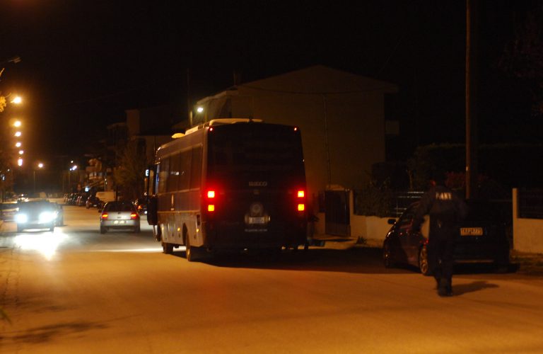 Μέσα στις φυλακές Τρικάλων τα ΕΚΑΜ μετά την απόπειρα ομαδικής απόδρασης – ΒΙΝΤΕΟ | Newsit.gr Μέσα στις φυλακές Τρικάλων τα ΕΚΑΜ μετά την απόπειρα ομαδικής απόδρασης – ΒΙΝΤΕΟ | Newsit.gr