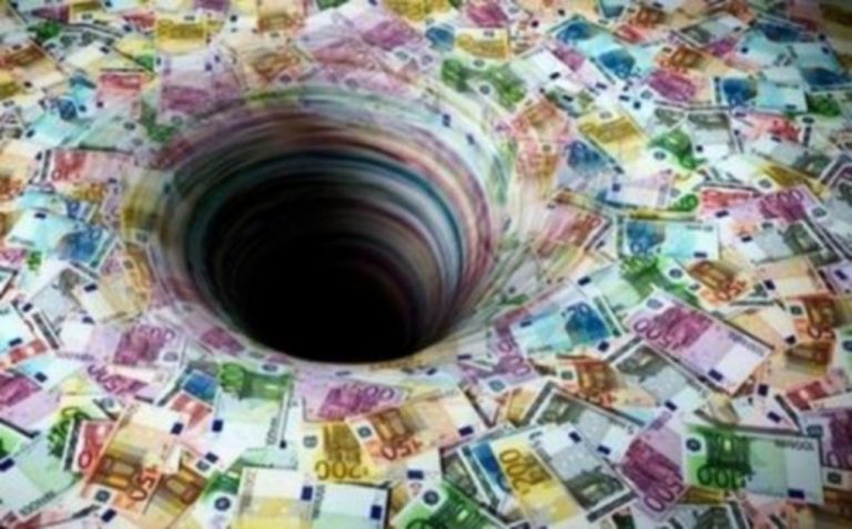 Θα ζούμε με 10 ευρώ την ημέρα – Παραδείγματα για τους μειωμένους μισθούς και τις επικουρικές | Newsit.gr Θα ζούμε με 10 ευρώ την ημέρα – Παραδείγματα για τους μειωμένους μισθούς και τις επικουρικές | Newsit.gr