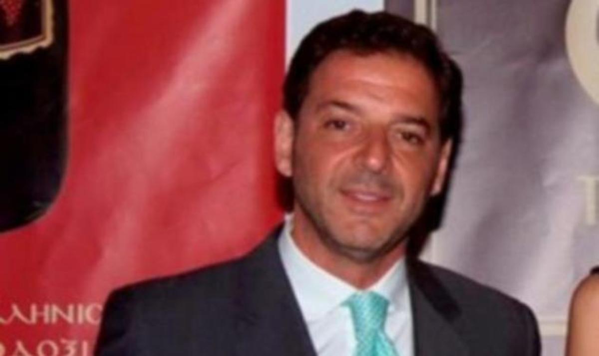 Αφέθηκε ελεύθερος ο κοσμηματοπώλης Γ. Τσαγκαράκης. Κατηγορείται ότι είχε προσλάβει αστυνομικό να παρακολουθεί τη γυναίκα του. | Newsit.gr Αφέθηκε ελεύθερος ο κοσμηματοπώλης Γ. Τσαγκαράκης. Κατηγορείται ότι είχε προσλάβει αστυνομικό να παρακολουθεί τη γυναίκα του. | Newsit.gr