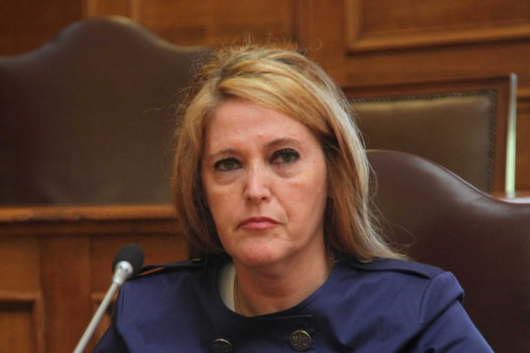 Γραμματέας Χριστοφοράκου: Με απειλεί με τη ζωή μου ο Ρ. Φίσερ | Newsit.gr Γραμματέας Χριστοφοράκου: Με απειλεί με τη ζωή μου ο Ρ. Φίσερ | Newsit.gr