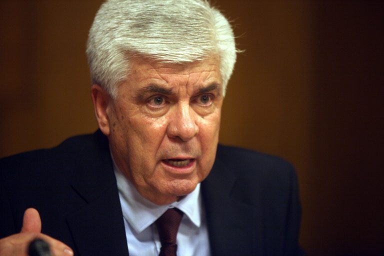 Υπεγράφη η συμφωνία μαμούθ για τα καπνά με τη Philip Morris | Newsit.gr Υπεγράφη η συμφωνία μαμούθ για τα καπνά με τη Philip Morris | Newsit.gr