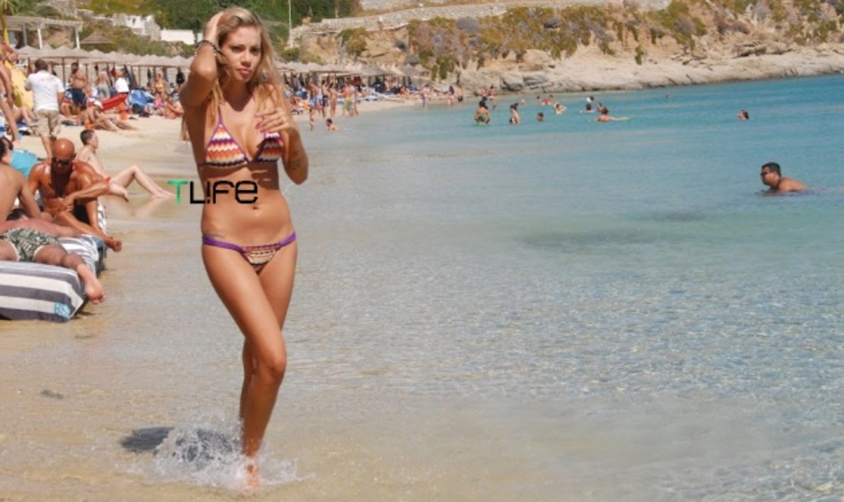Β. Τσιάμη: Sexy εμφάνιση στη Μύκονο! Βίντεο και φωτογραφίες | Newsit.gr Β. Τσιάμη: Sexy εμφάνιση στη Μύκονο! Βίντεο και φωτογραφίες | Newsit.gr