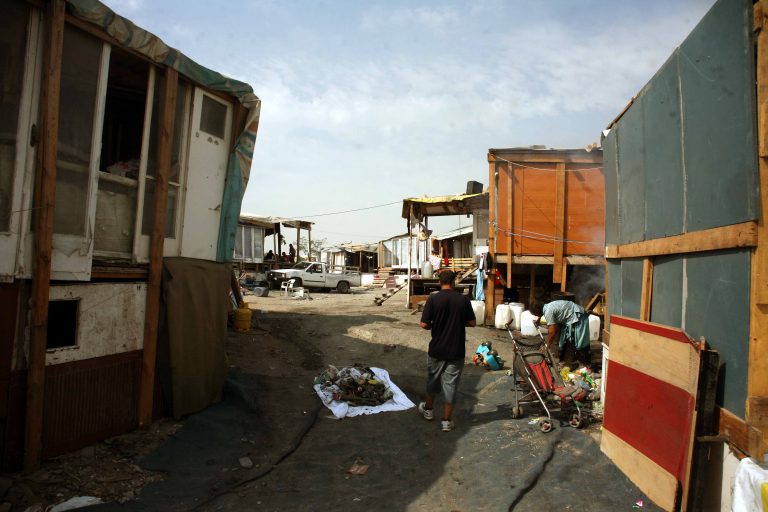 Καλαμάτα: Μπλόκο τσιγγάνων στην εθνική οδό | Newsit.gr Καλαμάτα: Μπλόκο τσιγγάνων στην εθνική οδό | Newsit.gr