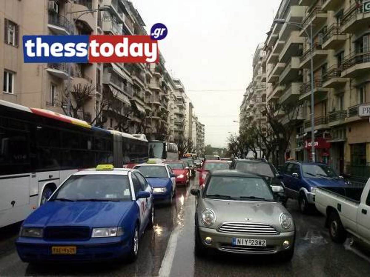 Θεσσαλονίκη: Κυκλοφοριακό χάος στους δρόμους λόγω βροχής – Δείτε φωτογραφίες! | Newsit.gr Θεσσαλονίκη: Κυκλοφοριακό χάος στους δρόμους λόγω βροχής – Δείτε φωτογραφίες! | Newsit.gr