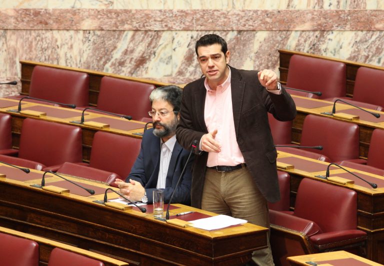 Κόντρα Τσίπρα – Παπακωνσταντίνου για την Οικονομία | Newsit.gr Κόντρα Τσίπρα – Παπακωνσταντίνου για την Οικονομία | Newsit.gr